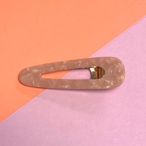 Rose Quarts Style Acrylic Hair Clip